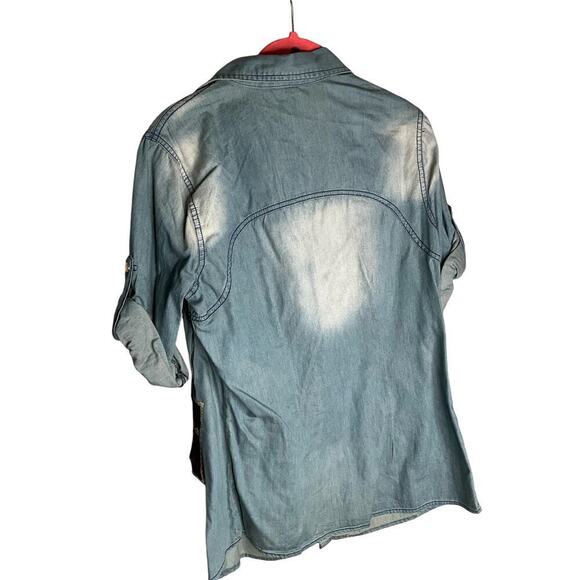 Love Stitch Denim Shirt Roll Tab Sleeves Pearl Snap Front Womens Medium NWT - Picture 2 of 5